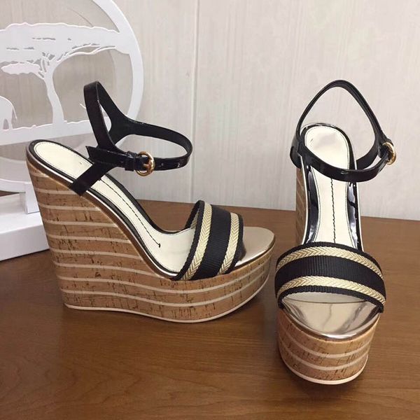 

Women andal new 2018 real leather andal high qaulity de igner ankle trape andal hoe option waterproof plat