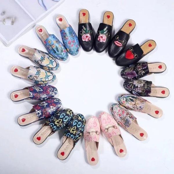 Горячий Дизайнер Тигр Слайд Пляж Дизайнер Тапочки Преследования Атласные Сандал