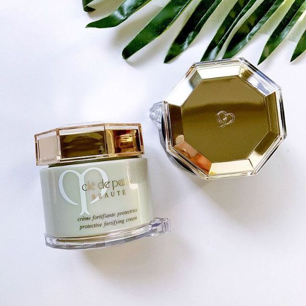 

famous brand day and night cream cle de peau beaute cpb face skin care cream moisturizing creams ing, White