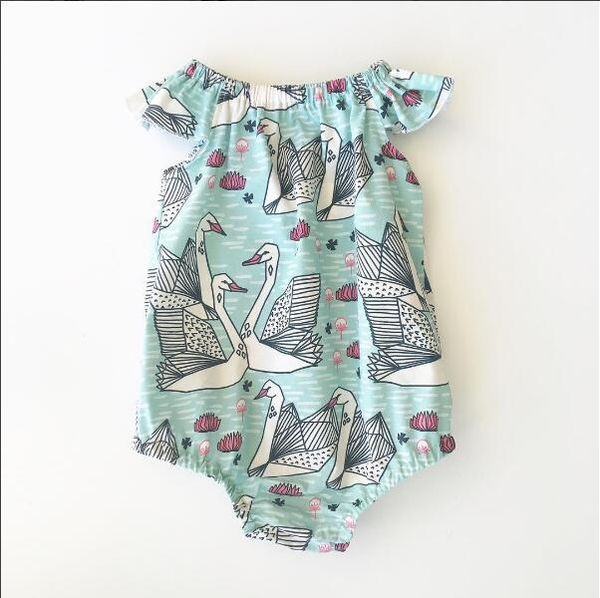 Bonito Do Bebê Recém-nascido Roupas de Verão Macacão de Bebê Macacão Pouco Voar Manga Cisne Impressão Romper Sunsuit Outfits Crianças Boutique Roupas para meninas