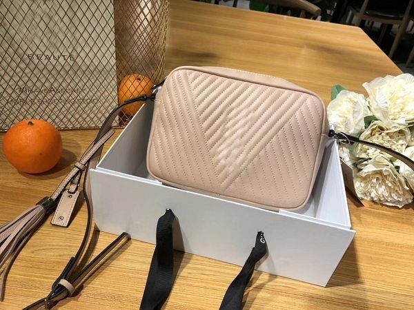 

free shiping new arrival Classical handbags fashion crossbody bag elegant shoulder bag fasion for female 22cm many colors crossbody freebag
