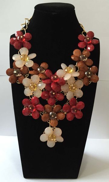 

Новый большой цветок акриловые граненые бусины заявление ожерелье и серьги набор чешский multi цвета Молочный отделка 3 шт. много бесплатная доставка