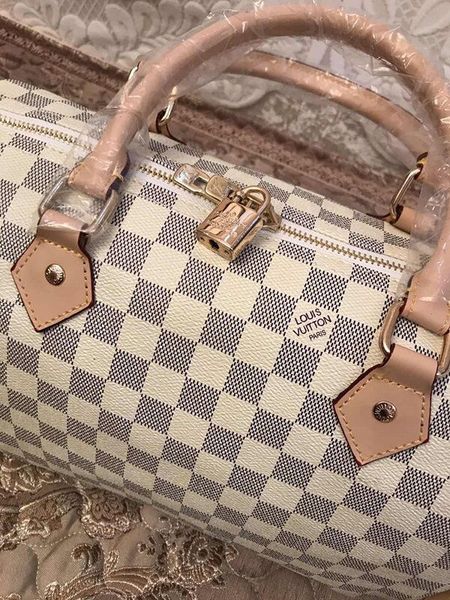 

nFree shipping 2019 new handbag cross pattern synthetic leather shell bag chain Bag Shoulder Messenger Bag Small fashionista