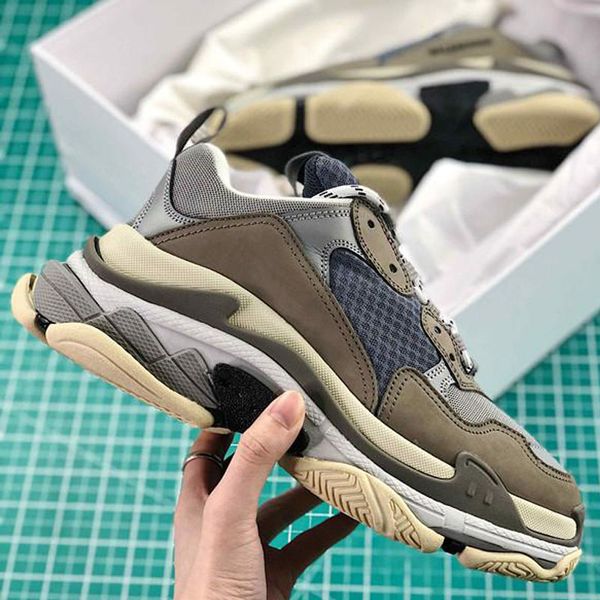 

Горячо!!2018 Мода Париж 17FW Triple-S Sneaker Triple S повседневная роскошные папа обувь для мужчин и женщин бежевый черный спортивный теннис кроссовки