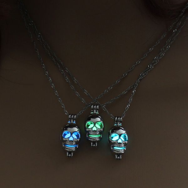 

whole salepunk style skull pendant necklace luminous jewelry silver color chain glow in dark necklace for women gift, Golden;silver