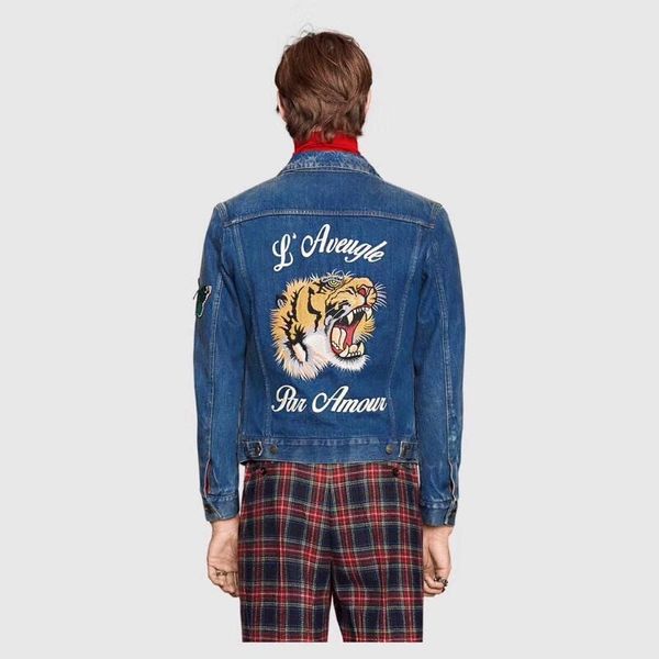 

Luxury europe tiger embroidered denim jacket vintage high treet fa hion men and women couple wa hed blue denim jacket hf jk095