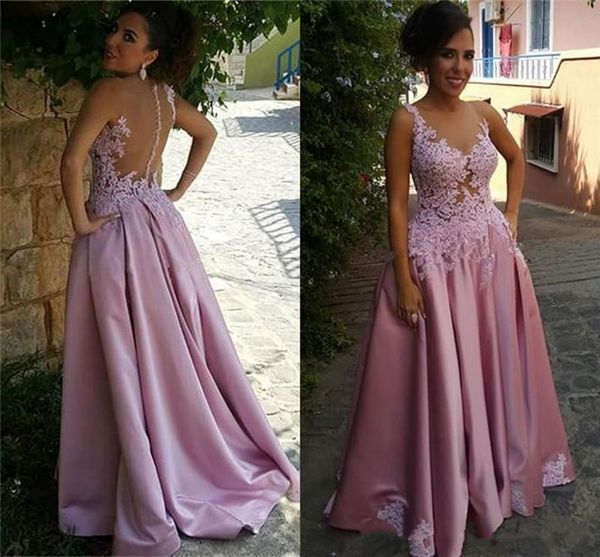 Einfache Satin A Line Ballkleider mit Knopf Zurück Arabisch Applique Spitze Abendkleider Günstige Lange Formale Besondere Anlässe Kleid