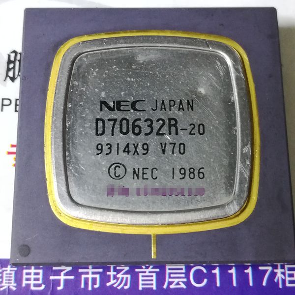 D70632R-20 . V70, UPD70632R. Microprocessore / Gold old cpu collection / Pacchetto in ceramica CPGA con superficie in acciaio bianco, chip SILVER