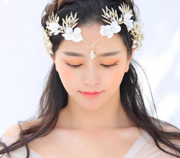

bridal headwear, silk yarn, hand size, white diamond, wedding dress, accessories, Silver