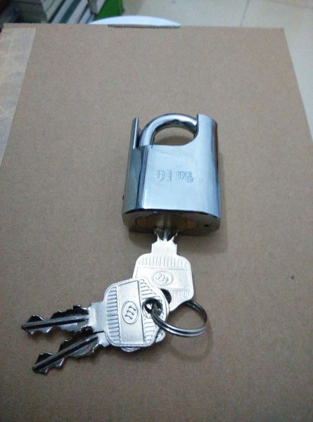 

Yue Ma Half Shrouded Shackle Padlock Silver Furniture Lock with 3 Keys Door Locks for Windows Bags Drawers Cabinets