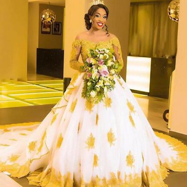 

2019 luxury dubai arabic ball gown wedding dresses gold lace appliques white ivory tulle bridal gowns chapel train long sleeves