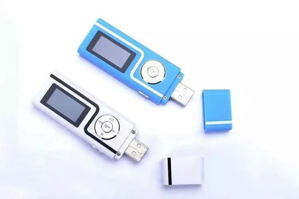 

двойные отверстия для наушников mp3-плеер e318 мода блестящий usb клип жк-экран mp3 media player поддержка 16 гб micro sd