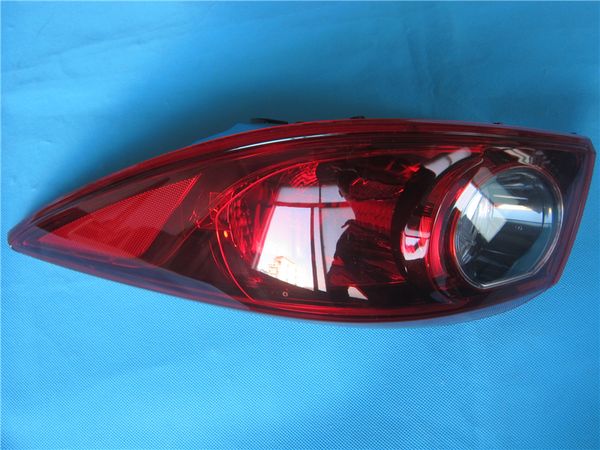 Außenmähdrescherleuchte außerhalb der Rückleuchte für Mazda 3 2013-2016 BM BKC3-51-160/150 ohne LED-Limousine