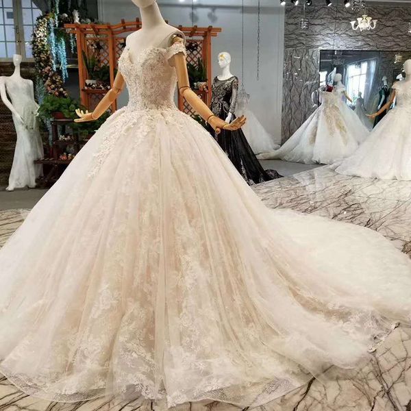 

bride wedding gowns lace up back off the shoulder sweetheart ball gown flowers wedding dresses with long train real price, White