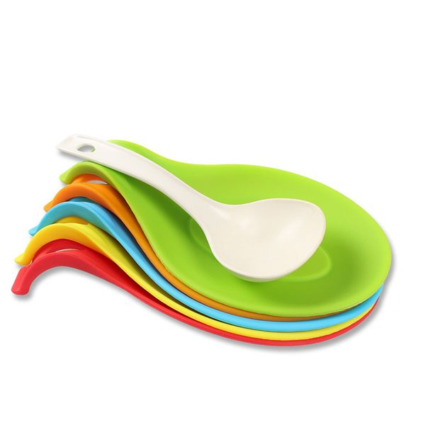 

новый силиконовый теплостойкий ложка вилка коврик остальные принадлежности лопатка держатель кухня инструмент случайный цвет бесплатная дост