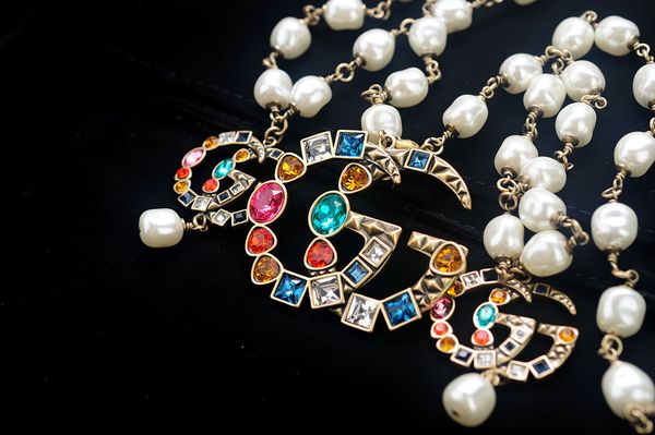 

Высокое качество знаменитости дизайн роскошные письмо Жемчужина Алмаз цепи ожер