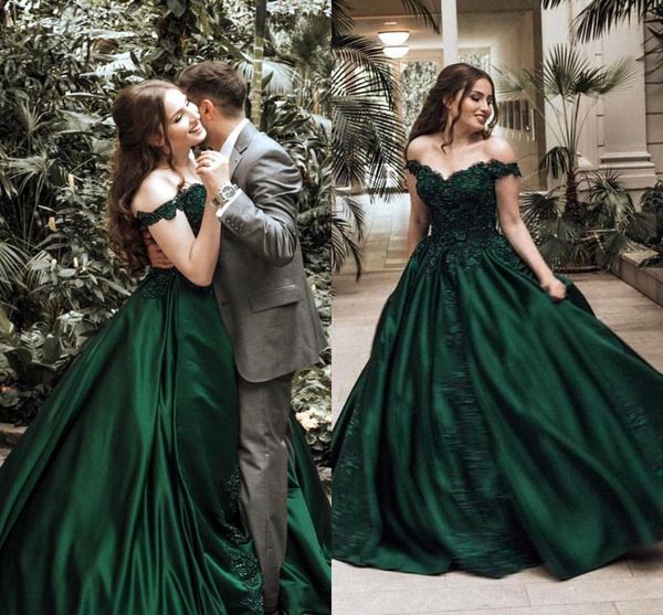 

hunter green a line satin long evening dresses 2019 new off shoulders lace appliqued beaded prom gowns vintage formal party wear bc0009, Black;red