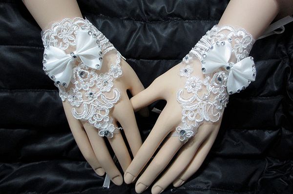 

in stock fairy lace beading wedding accessories white fingerless bridal gloves short wrist wedding glove