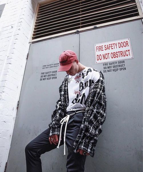 

2017 2018 cool new winter hip hop street wear men oversized plaid vintage button up pocket jacket in black, Black;brown