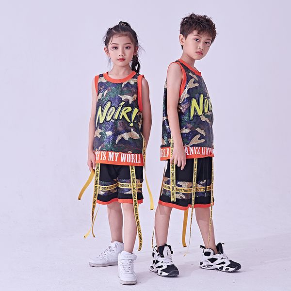

2018 new children's jazz dance costumes boys and girls hip-hop dance sequins camouflage suits dqi348, Black;red