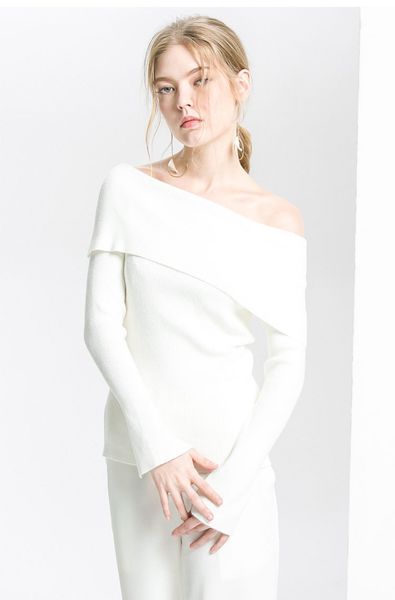

2018 new brand autumn and winter women's clothes luxury designer off shoulder long sleeve slit sweater female solid black pullover top, White;black