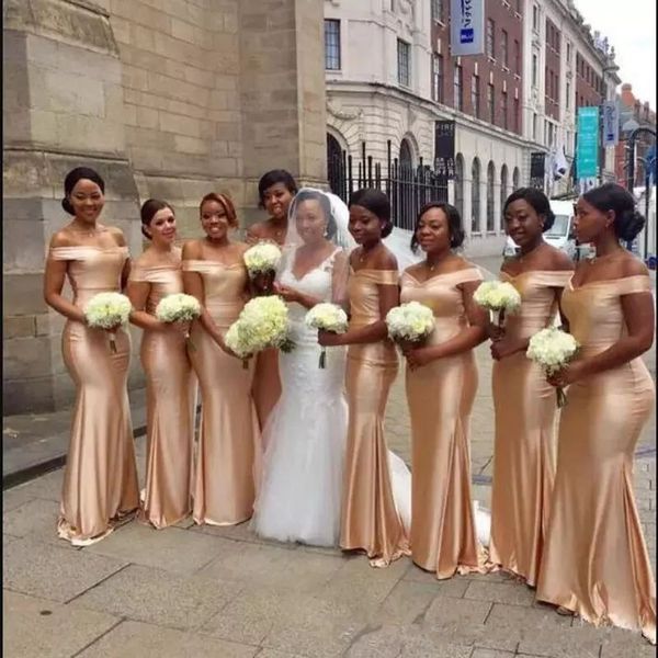 Queda de 2018 Gold Champagne Dama de Honra Vestidos Angoosa Do Ombro Decote Sereia Swew Train Trem Cetim Doméstica de Honra Wedding Guest Dress
