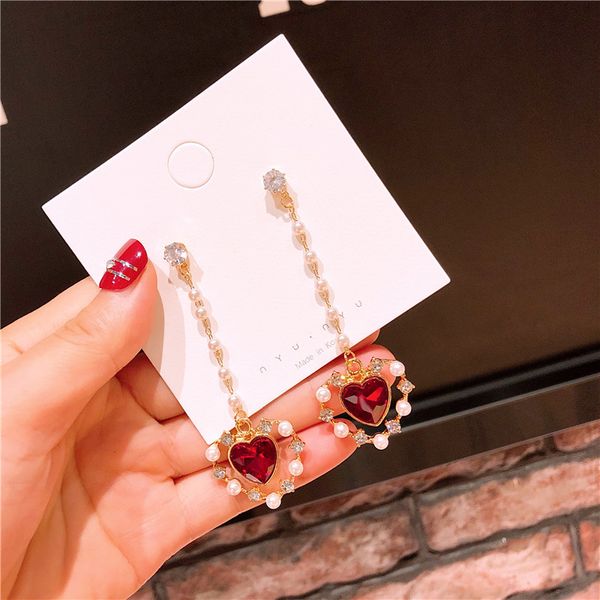 

ladies designer to create luxury fashion ear jewelry red love pearl chain alloy inlaid pearl long earrings ear clip models ing, Golden;silver