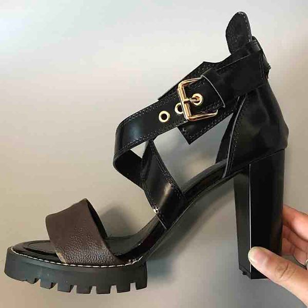 

Европейский классический роскошный стиль Женская обувь сандалии модные тапочки