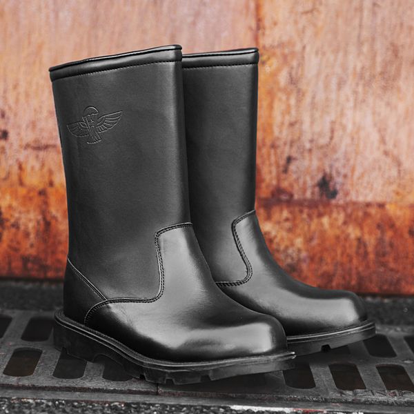men's pull on hiking boots