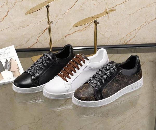 

2018 fir t layer leather ca ual hoe women running roller martial art hiking golf fitne cycling bowling ba ketball neaker dre hoe