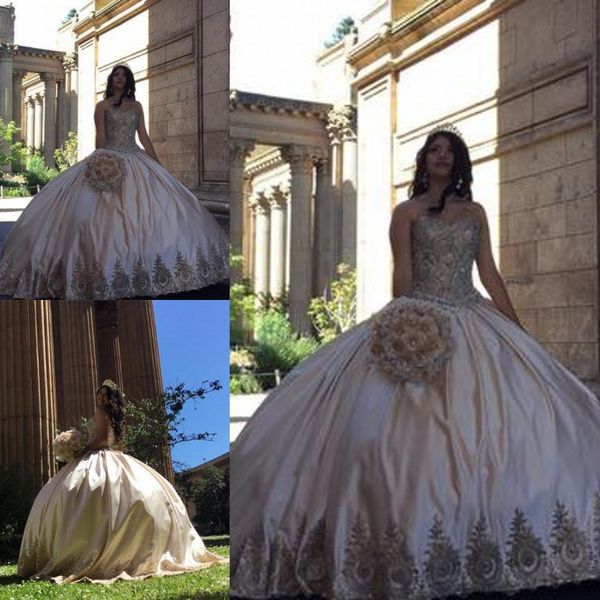 

Красивые Милая Шеи Quinceanera Платья Аппликации Из Бисера Атлас Плюс Размер Сладкий 16