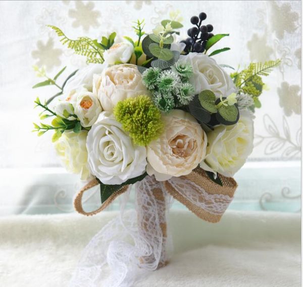 

eternal angel holding flowers and silk flowers to simulate flowers, wedding, wedding, brides, flowers and roses