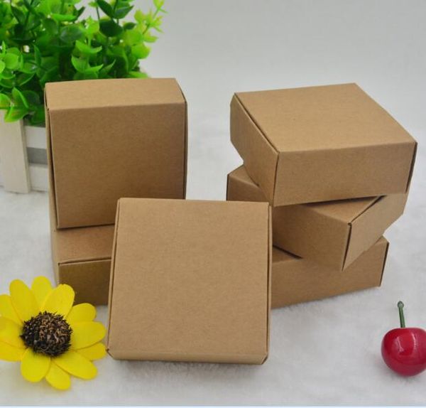 Großhandel 7,5X7,5x3 CM Kleine Braune Kraftpapier Box Karton Verpackung boxen für Geschenk Hochzeit Süßigkeiten Telefon Zubehör kostenloser versand