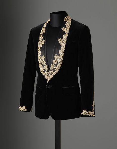 

2018 autumn winter black velvet gold lace appliques tuxedos 2 pieces men wedding prom party suits blazer masculino, White;black