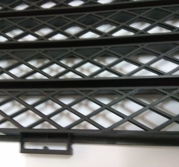 

black plastic front bumper radiator grille for 2011 great wall wingle 5