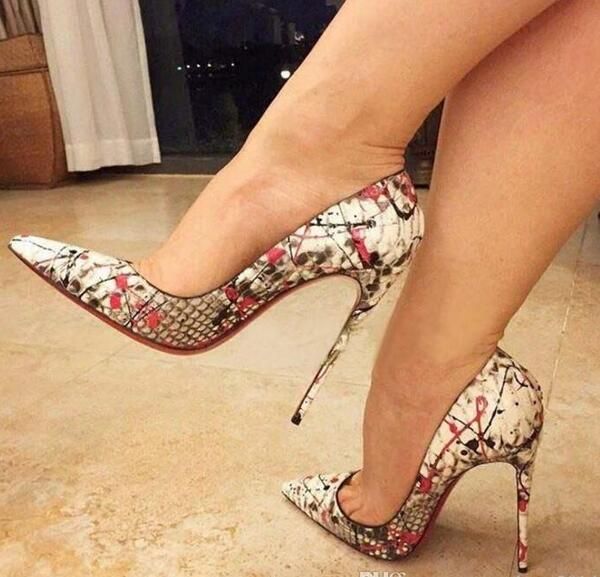 

Роскошный бренд Red Bottom Pointed Pumps Женщина Черные туфли на высоком каблуке для женщин