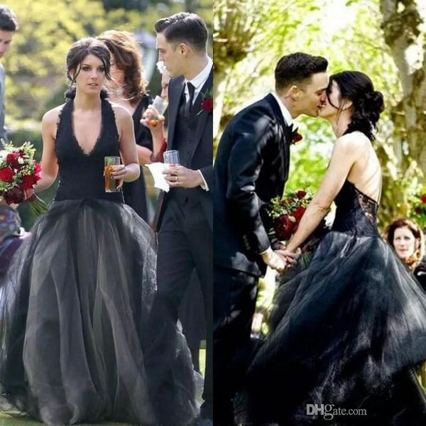

Gothic Black Wedding Dresses Halter Backless A Line Lace Tops Tulle Floor Length Vintage Country Bridal Gowns Long Unique Design 2018