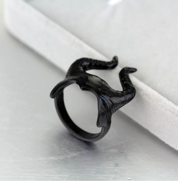 

punk hip hop style maleficent angelina jolie party black helmet finger rings exaggerated vintage women cocktail ring wholesale, Silver