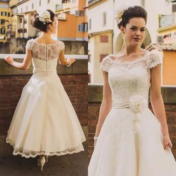 Abiti da sposa corti alla caviglia stile country Abiti da sposa corti con scollo a barchetta e spalle scoperte Appliques in pizzo Tulle Abiti da sposa Bottoni Fiore posteriore