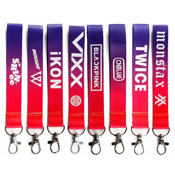 

blackpink ключевые поп лиза контактный имя обесцвечивание цепь кольцо для ключей ювелирные изделия кулон мода брелок, Silver