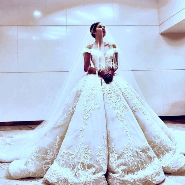 

classic stylish ruched wedding gowns beads lace appliques tulle ball gown bridal dresses 2018 custom made charming plus size wedding dresses, White
