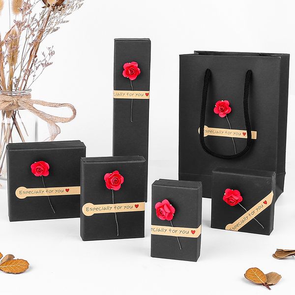 [DDISPLAY] Universalstil Black Jewelry Set Box, Trendliebhaber Ringkoffer, schöne Schmuckschatulle für Halskette, Festival Rote Blumen Armbandanzeige