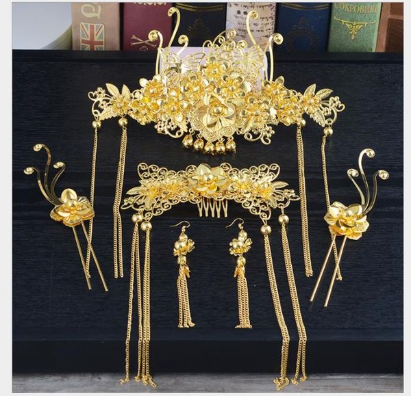 

golden costumes, brides, phoenix crowned headwear, classical frisbee combs, comb sets, dragon and phoenix gowns and accessories, Slivery;golden