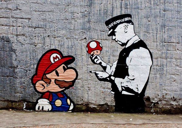 

Бэнкси Марио и полицейский граффити улица домашнего декора стены стикеры искусства Шелковый плакат 24X36INCH 24x43inch