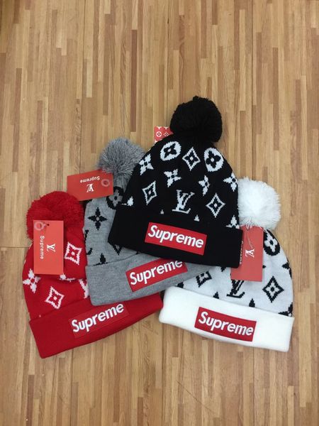 

Unisex Trendy Hats Winter Knitted Fur Poms Beanie Label Luxury Cable Slouchy Skull Caps Fashion Leisure Beanie Outdoor Hats