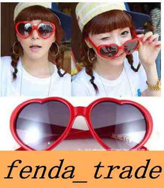 

2018 new heart glasses sunglasses heart-shaped sunglasses influx of people love retro oversized mirror style women d653, White;black