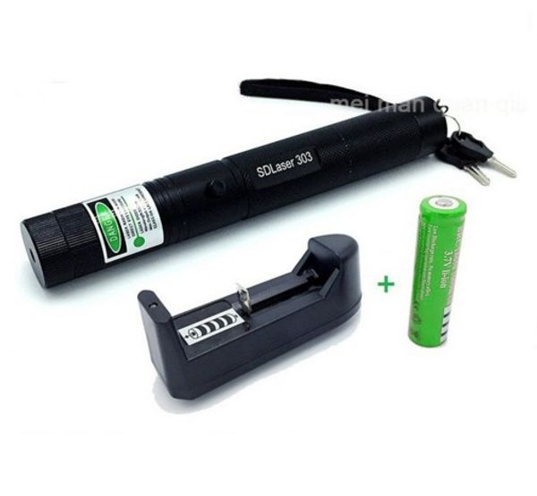 Yeni Varış Lazer 303 Uzun Mesafe Yeşil SD 303 Lazer Pointer Güçlü Avcılık Lazer Kalem Delik Sighter + 18650 Pil + Şarj Cihazı