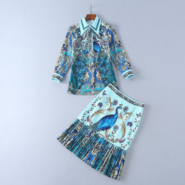 

european women's wear 2018 the new spring long sleeve lapel the peacock printed shirt + fishtail skirt suit, White