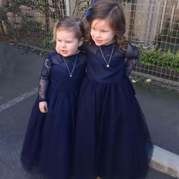 Vintage 2018 Abiti da ragazza di fiori blu navy con maniche lunghe Autunno 2018 Gioiello con scollo a V Indietro Pizzo e tulle Abiti da sposa per bambine