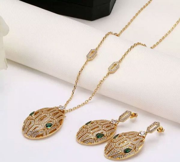 

Brincos e Colar candyflower